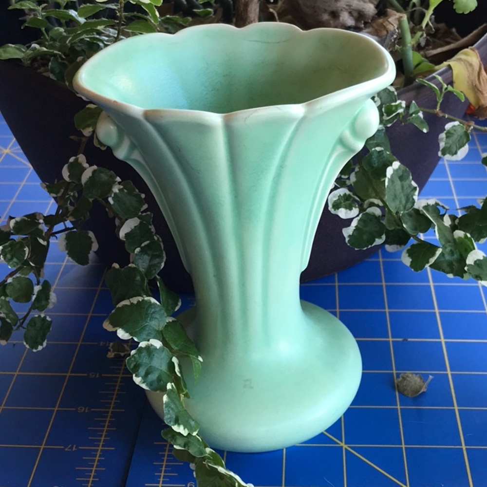 Vintage Art Deco Pottery Matte Aqua Fan Vase 1930’s-1940’s 6.5” McCoy Type